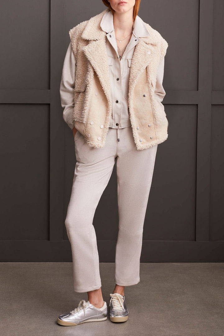 SLEEVELESS SHERPA VEST - LATTE