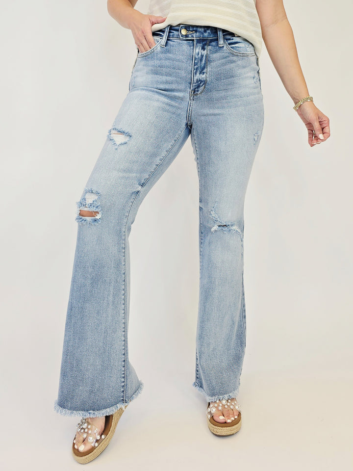 JUDY BLUE HW FLARE W/SHIELD POCKET & LIGHT DISTRESSING - LIGHT WASH - 33" INSEAM