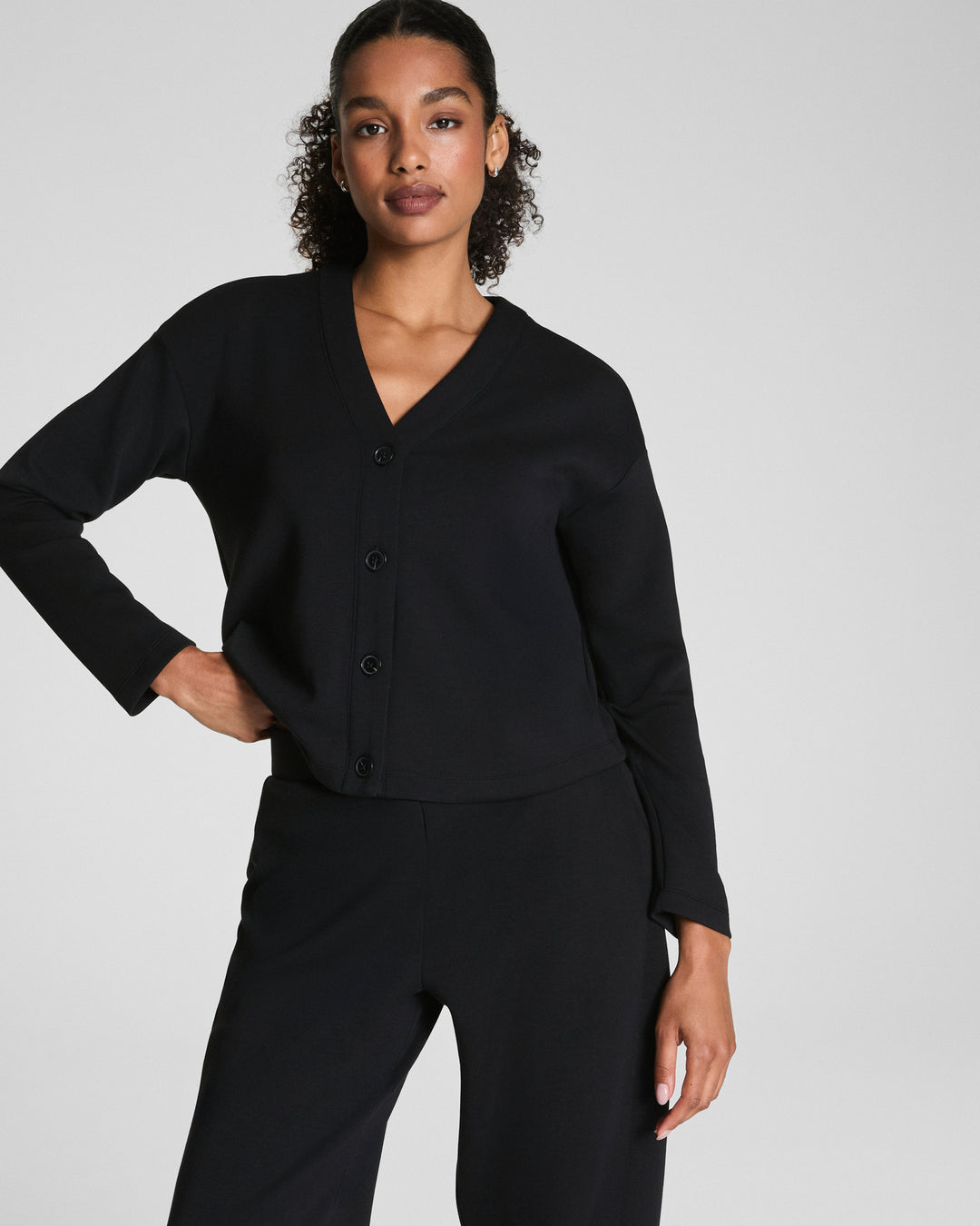 SPANX AIRESSENTIALS CARDIGAN - VERY BLACK