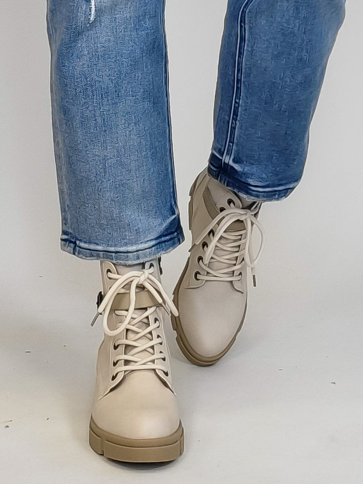 MARSH LACE UP BOOTS