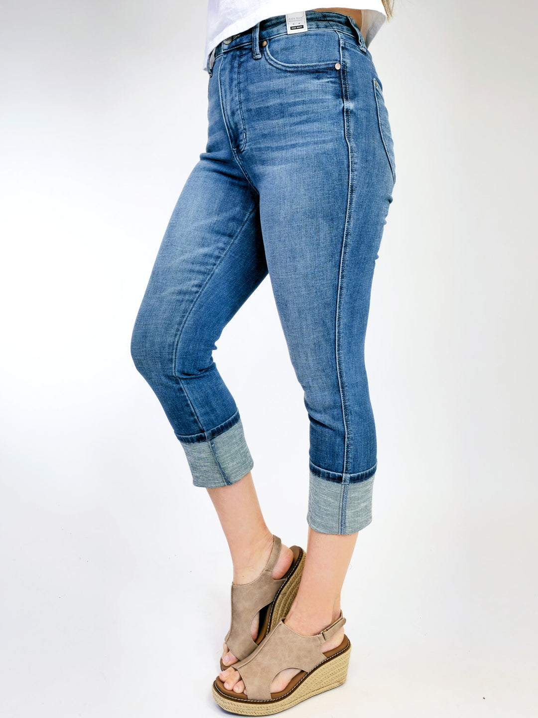 JUDY BLUE HW TUMMY CONTROL CUFF CAPRI - MEDIUM - 23" INSEAM