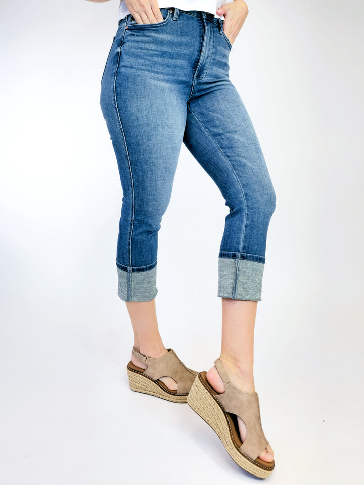 JUDY BLUE HW TUMMY CONTROL CUFF CAPRI - MEDIUM - 23" INSEAM