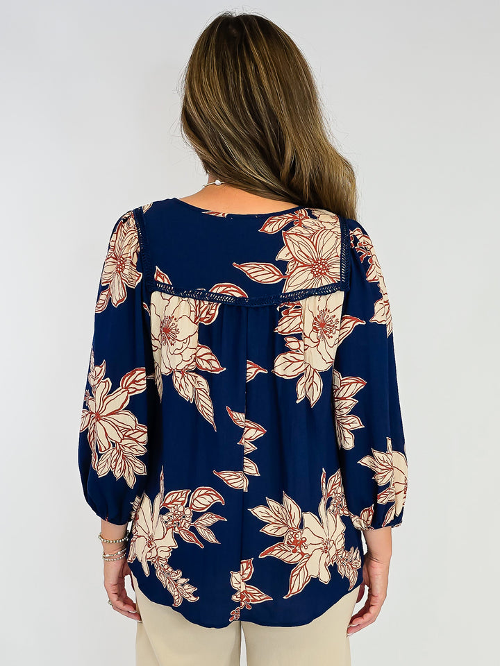 LARGE FLORAL WOVEN TOP W/TASSELS - NAVY
