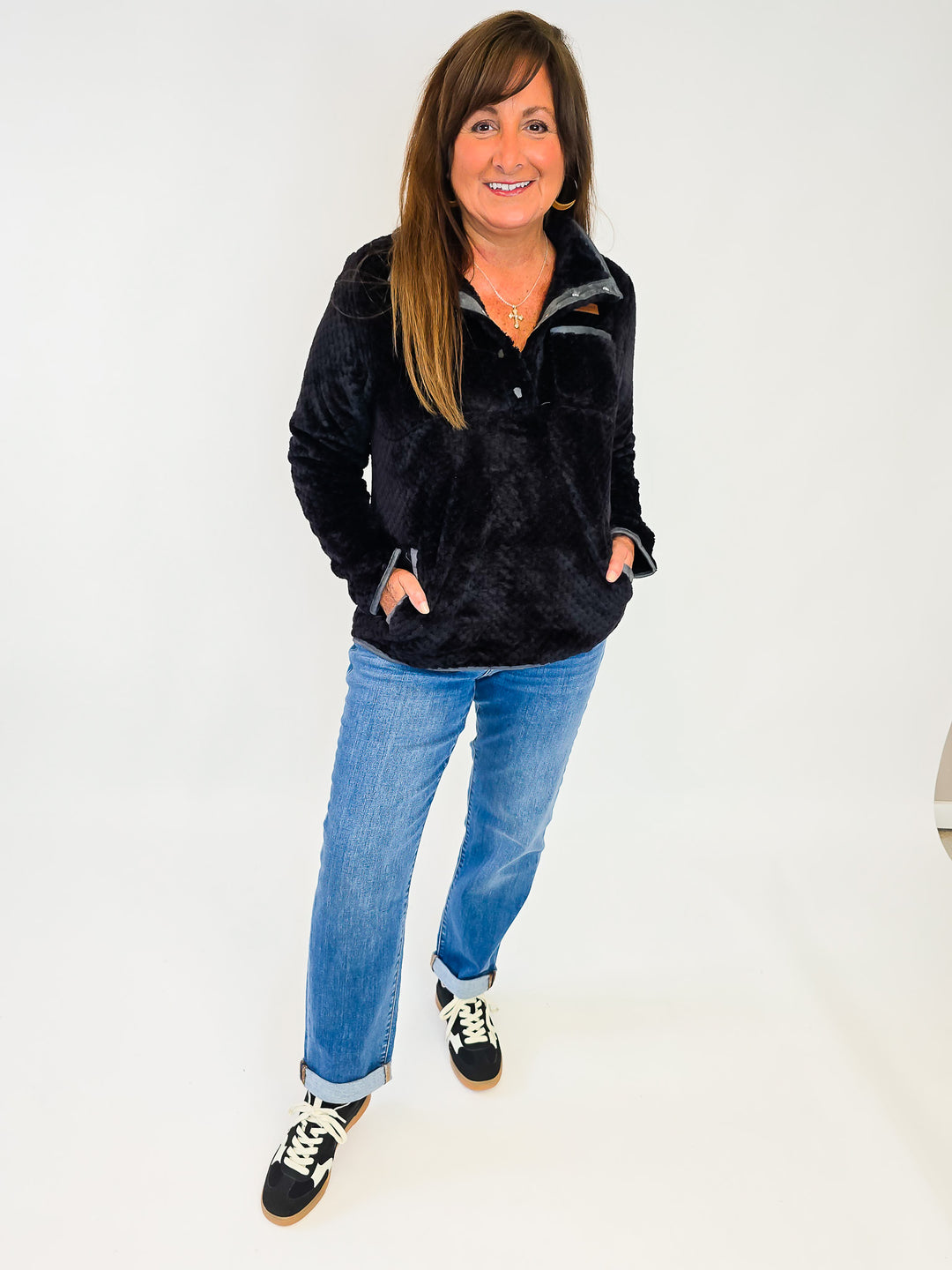 SIMPLY SOUTHERN COLLARED PULLOVER - BLACK