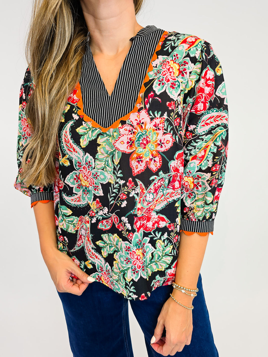 WAVY TRIM DETAILED FLORAL STRIPE MIXED TOP - BLACK