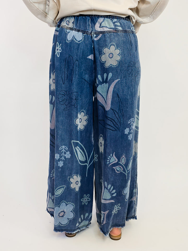 WIDE LEG FLOWER PRINT WASHED CHAMBRAY PANTS - DENIM