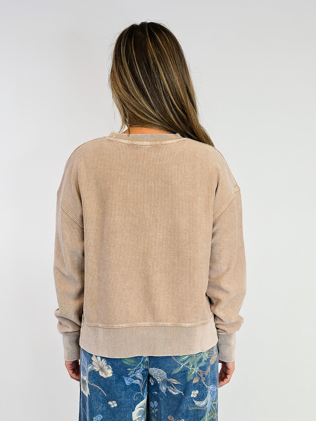 CORDED CROPPED SIDE SLIT CREW NECK PULLOVER - LIGHT MOCHA