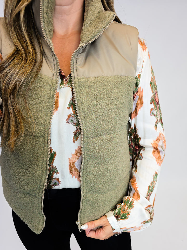ZIP UP FLEECE VEST W/POLAR COLLAR - KHAKI