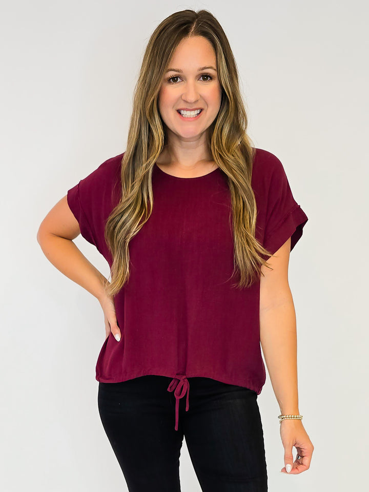 LINEN BLEND TOP W/ADJUSTABLE TIE HEM - MERLOT