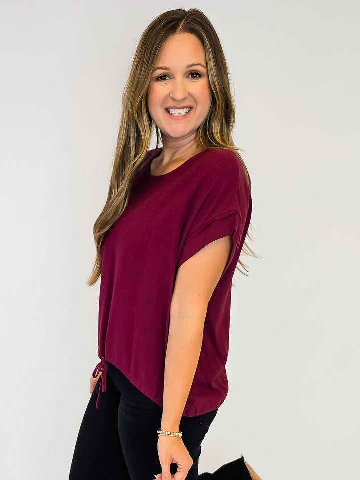 LINEN BLEND TOP W/ADJUSTABLE TIE HEM - MERLOT