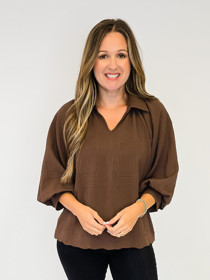 TEXTURED V-NECK COLLARED BLOUSE - BROWN