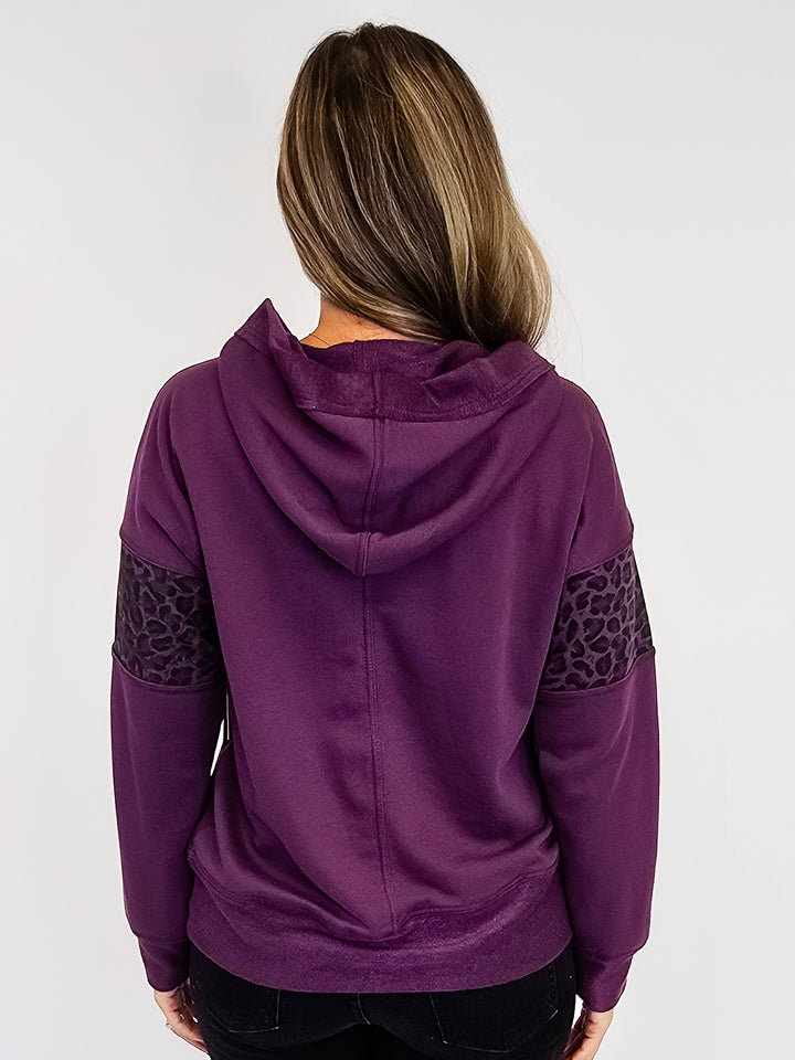 FRENCH TERRY AND ANIMAL PRINT MIX HOODIE - PLUM