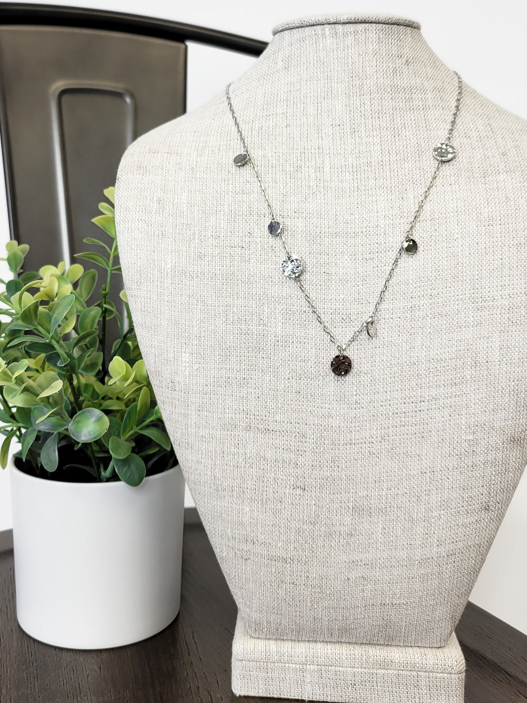 DISC STATION NECKLACE 18" - SILVER