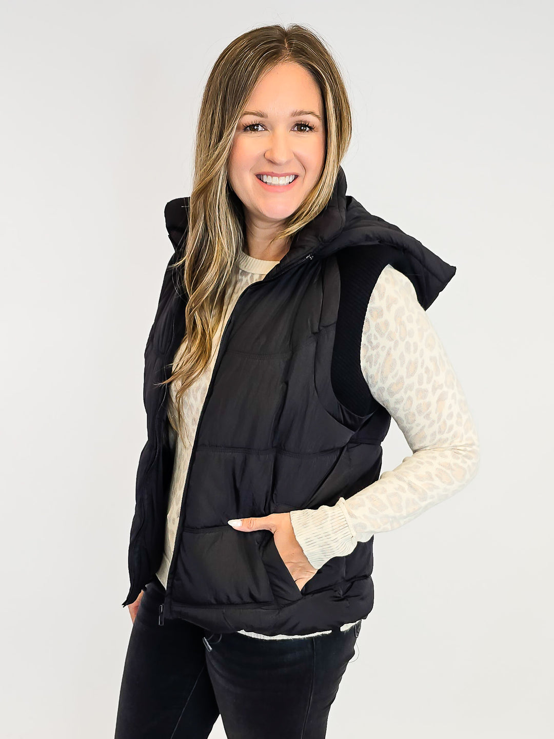 HOODED PUFFER VEST W/SWEATER RIB DETAIL - BLACK