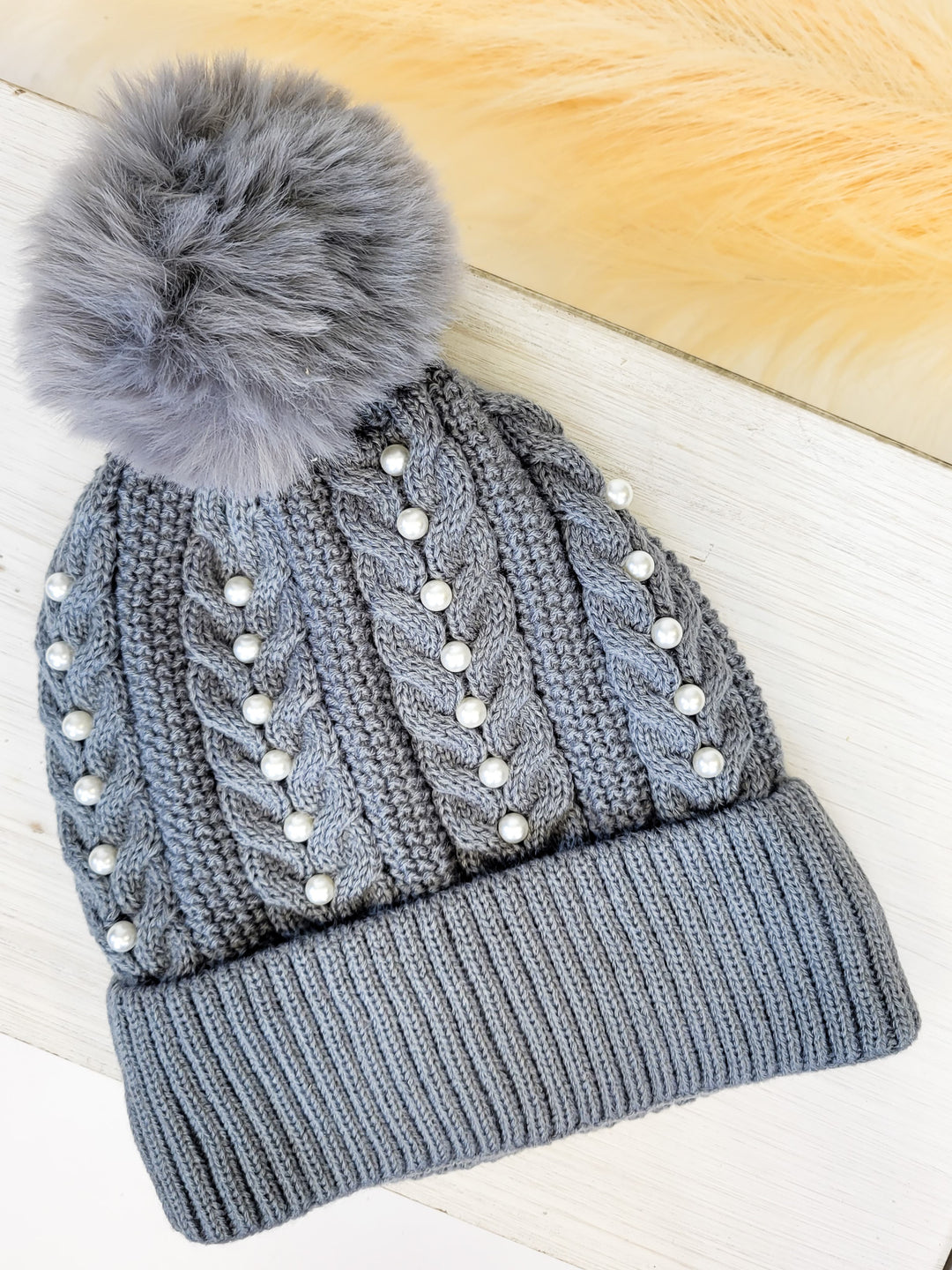 FUR LINING CABLE KNIT HAT W/PEARLS - GRAY