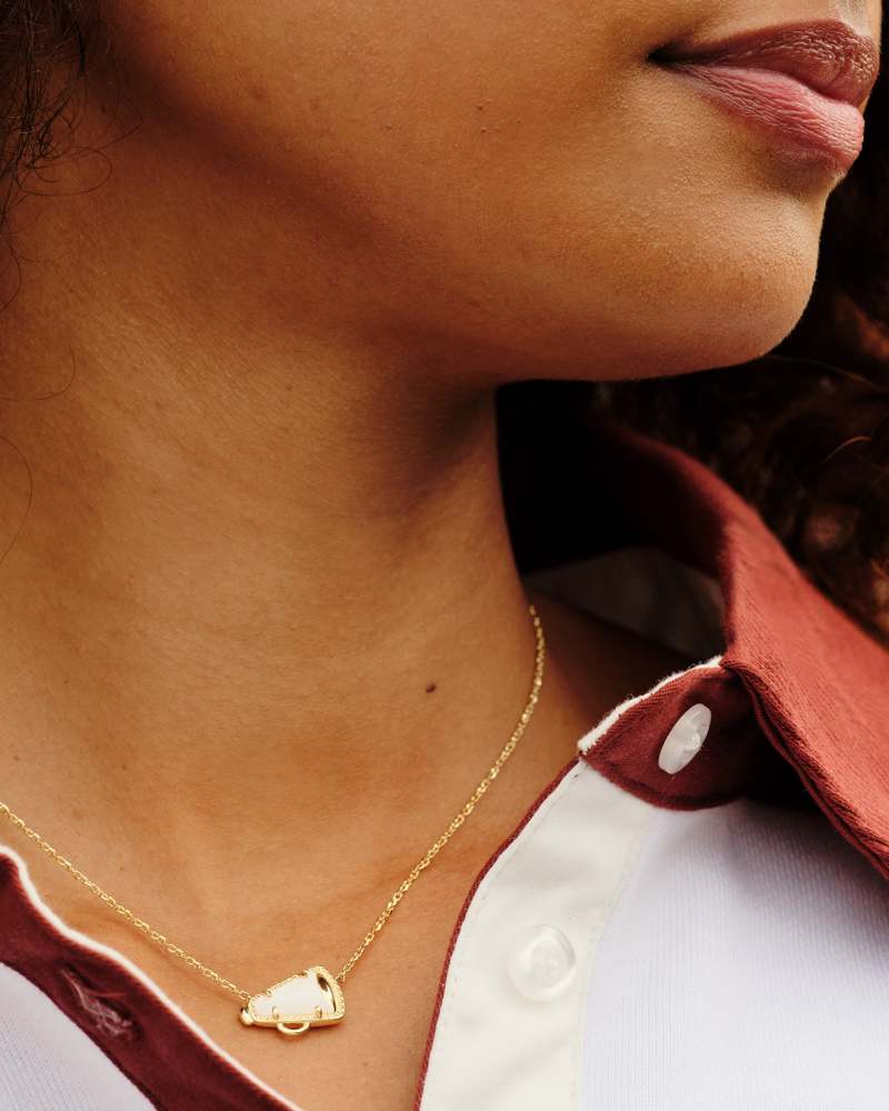 KENDRA SCOTT CHEER SHORT PENDANT NECKLACE - GOLD WHITE MOP