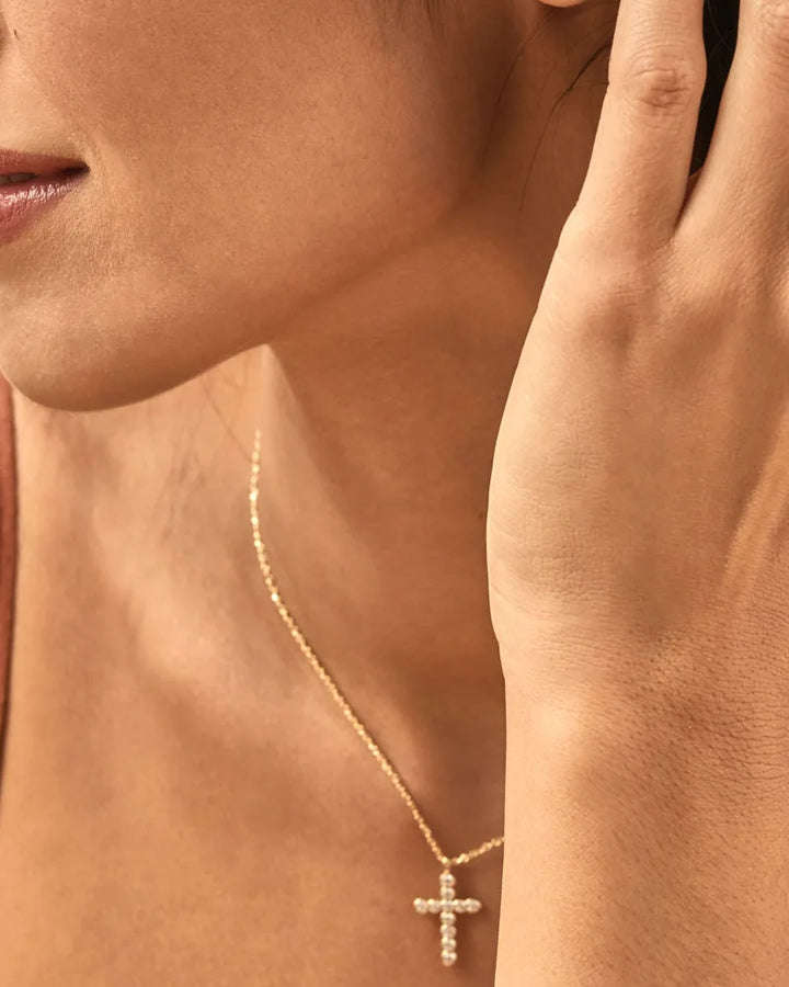 KENDRA SCOTT CROSS CRYSTAL PENDANT NECKLACE - GOLD WHITE CRYSTALS