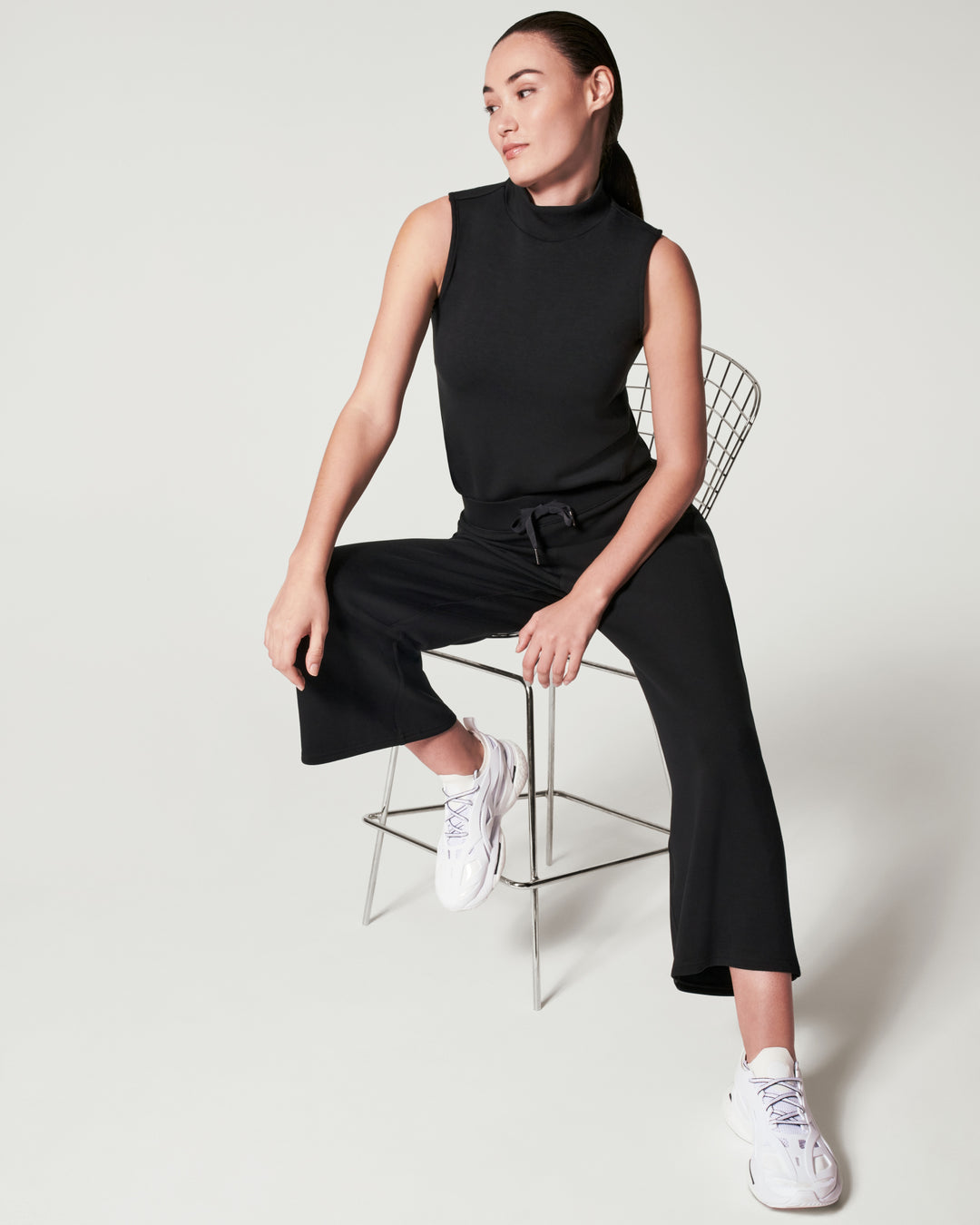 AIRESSENTIALS CROPPED WIDE LEG PANT - VERY BLACK