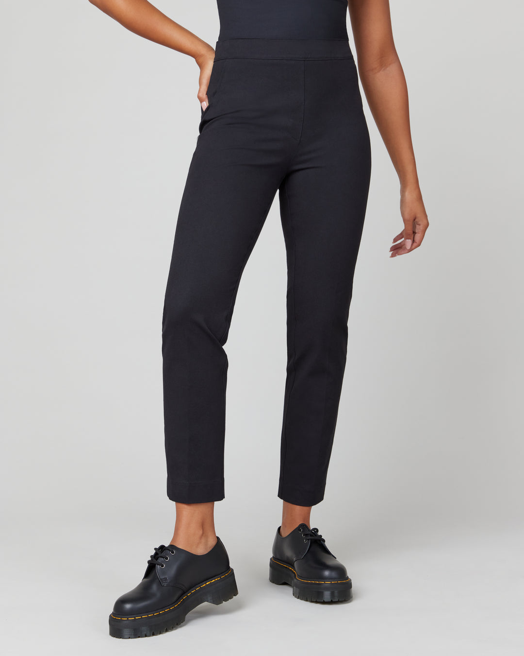 SPANX ON-THE-GO ANKLE SLIM STRAIGHT PANT - CLASSIC BLACK