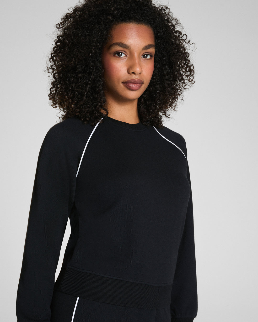 SPANX AIRPIQUE CREWNECK TOP - VERY BLACK