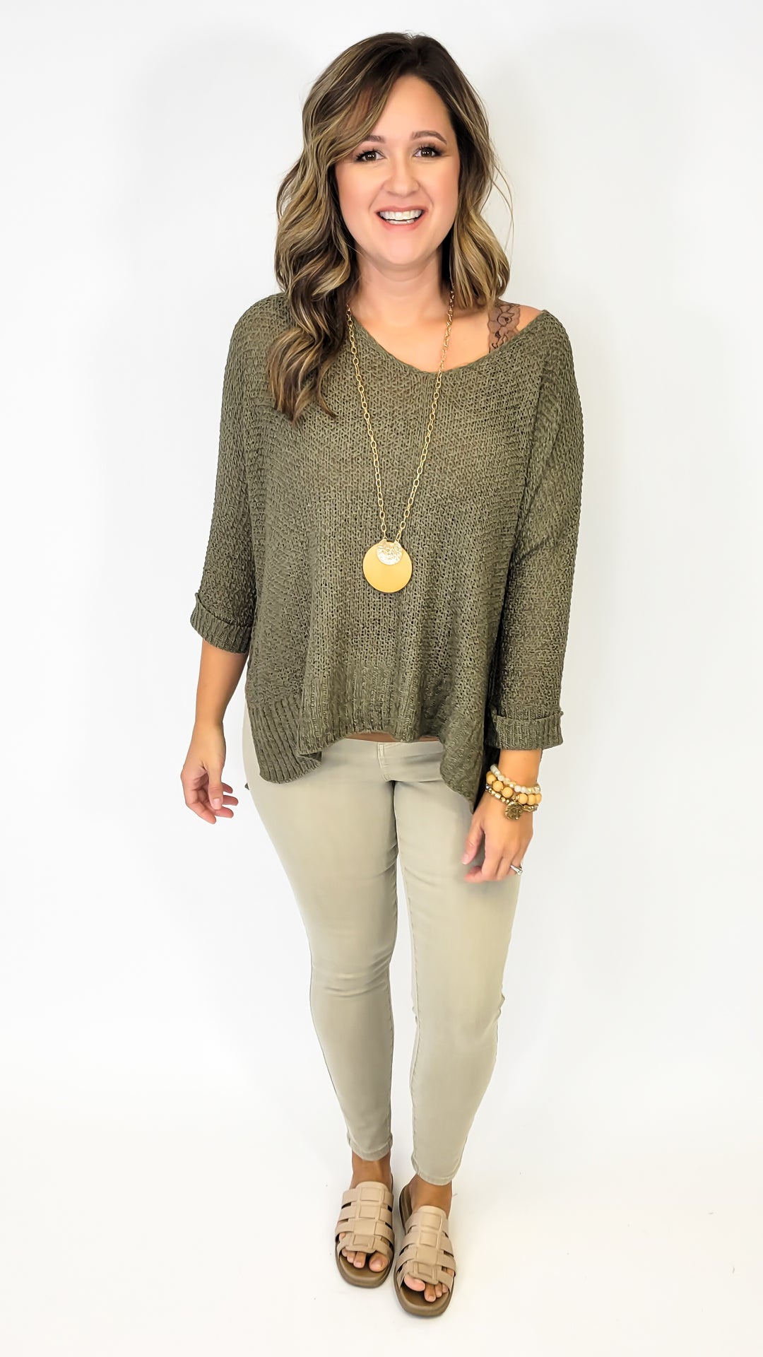 ROUND NECK LOOSE KNIT SWEATER - O/S - OLIVE