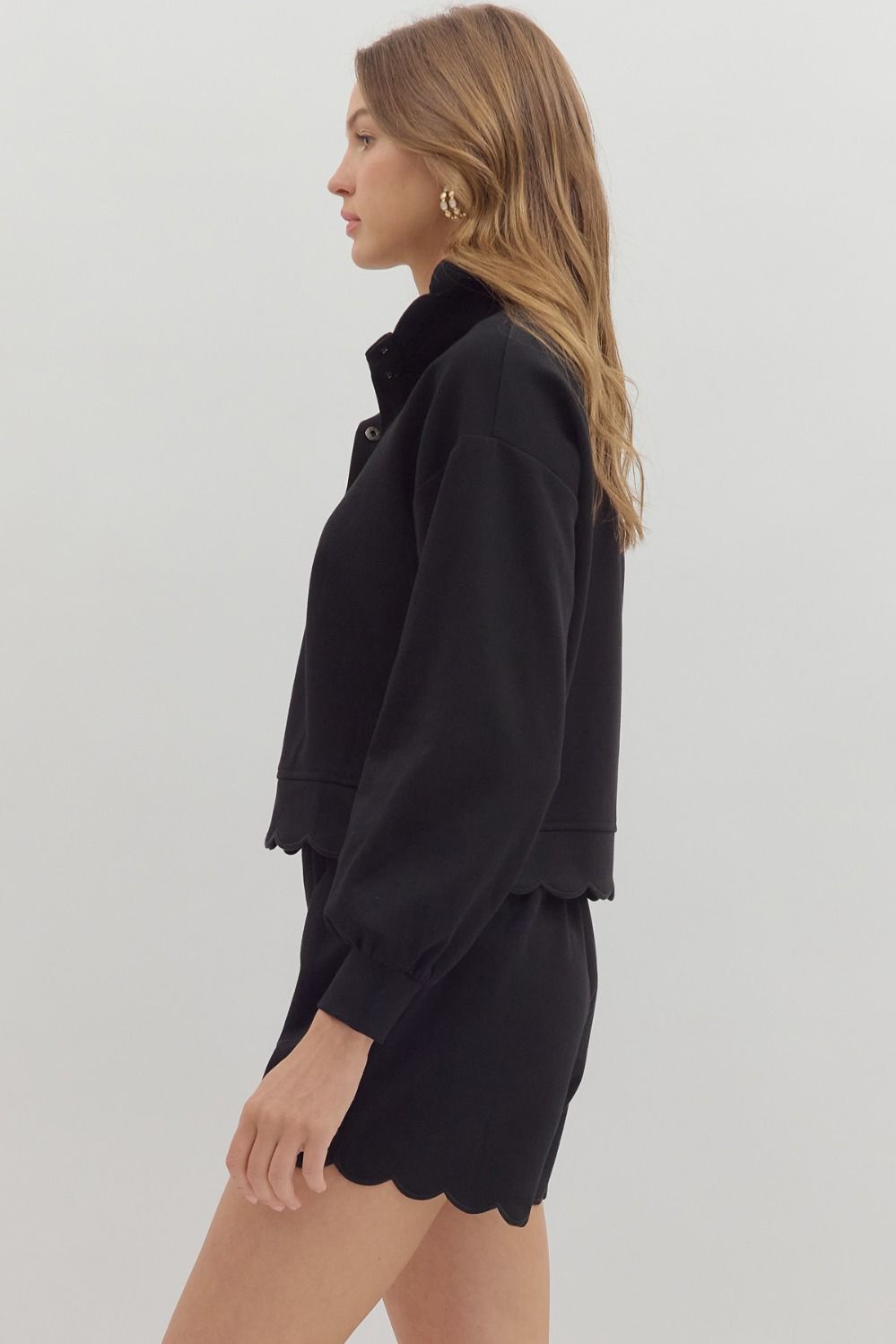 LONG SLEEVE SCALLOP HEM TOP - BLACK