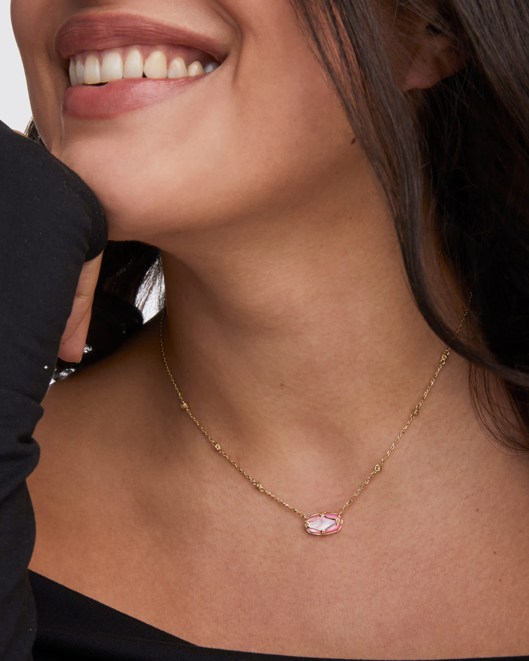KENDRA SCOTT ELISA LATTICE FRAME SHORT PENDANT NECKLACE - GOLD BLUSH IVORY MOP