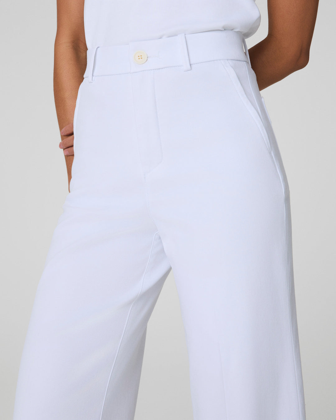 SPANXSUPERSMOOTH STRETCH TWILL CROPPED WIDE LEG PANT - WHITE