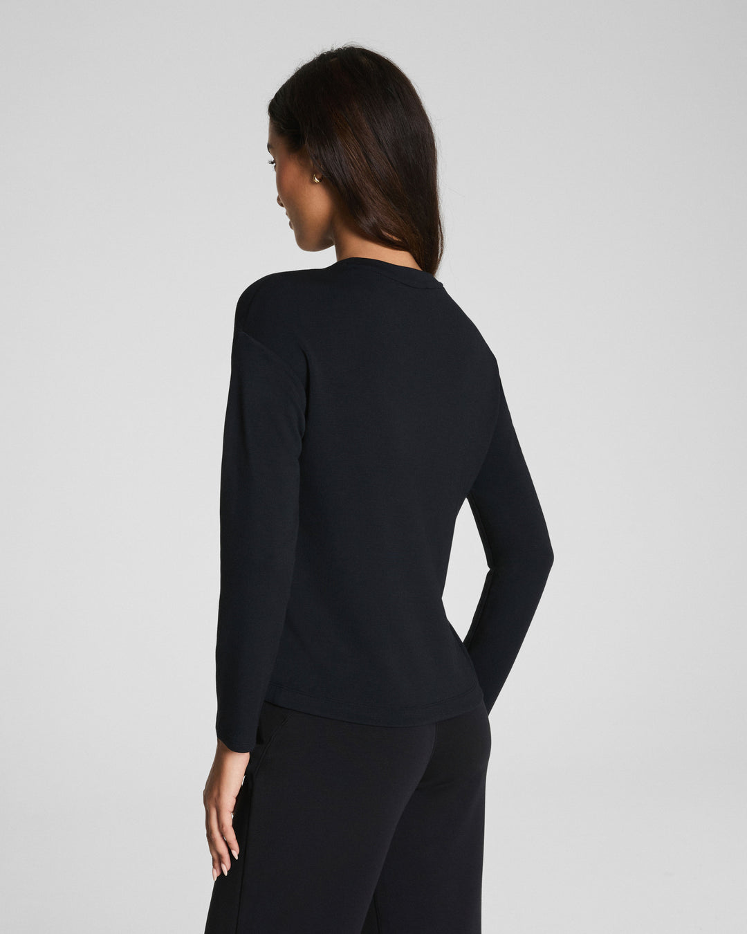 SPANX AIRESSENTIALS LONG SLEEVE SIDE SLIT TOP - VERY BLACK