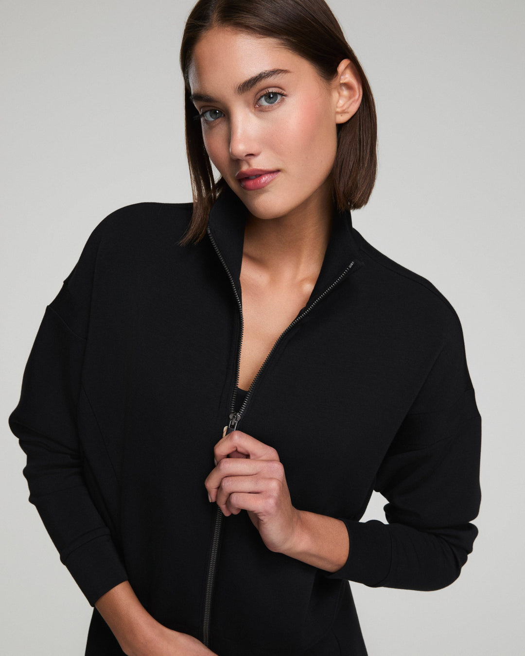 SPANX AIRESSENTIALS TRACK JACKET - VERY BLACK