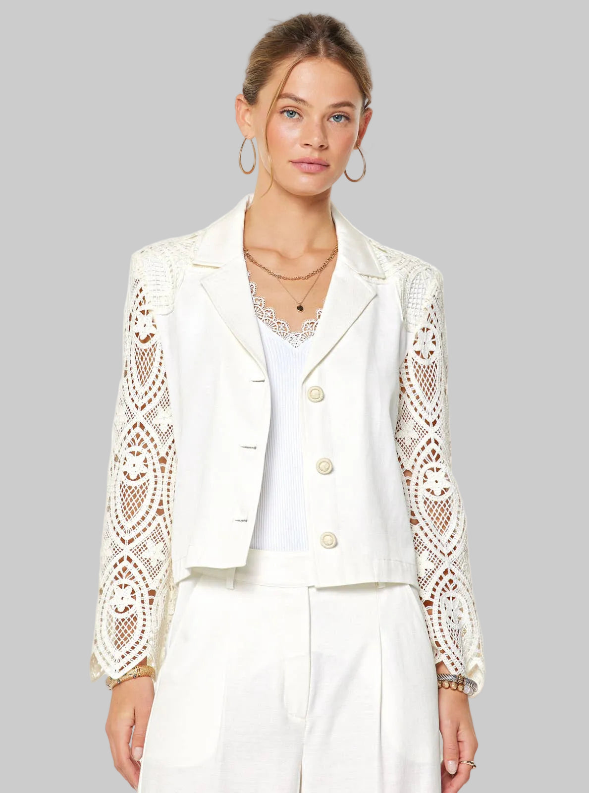美品Sahara Lace Cuff Over Jacket CROCHET LACE LONG SLEEVE CROPPED JACKET - IVORY – Brianne's Boutique