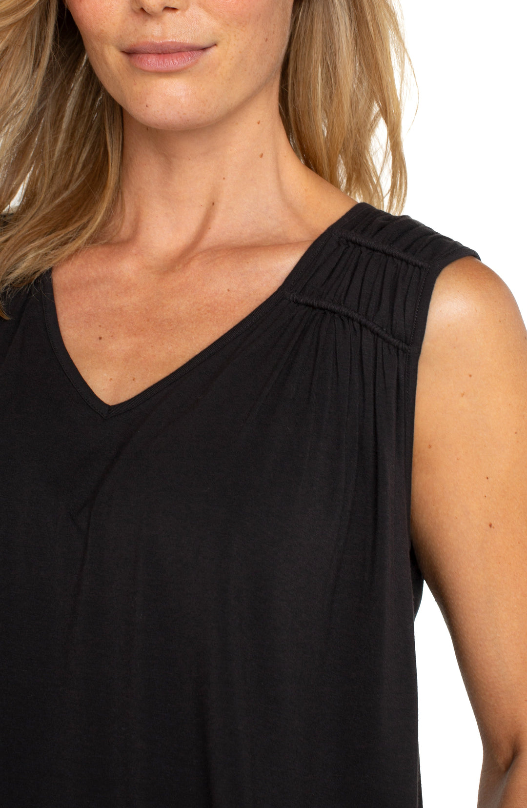 SLEEVELESS SHIRRED DETAIL KNIT TOP - BLACK