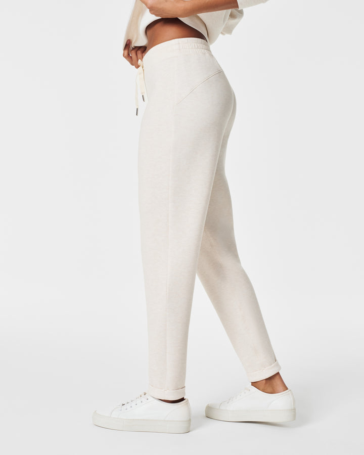 AIRESSENTIALS TAPERED PANT - OATMEAL HEATHER