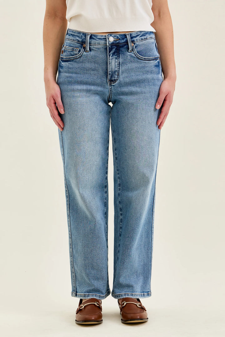 JUDY BLUE MR TUMMY CONTROL STRAIGHT PETITE JEANS - VINTAGE MEDIUM - 28" INSEAM