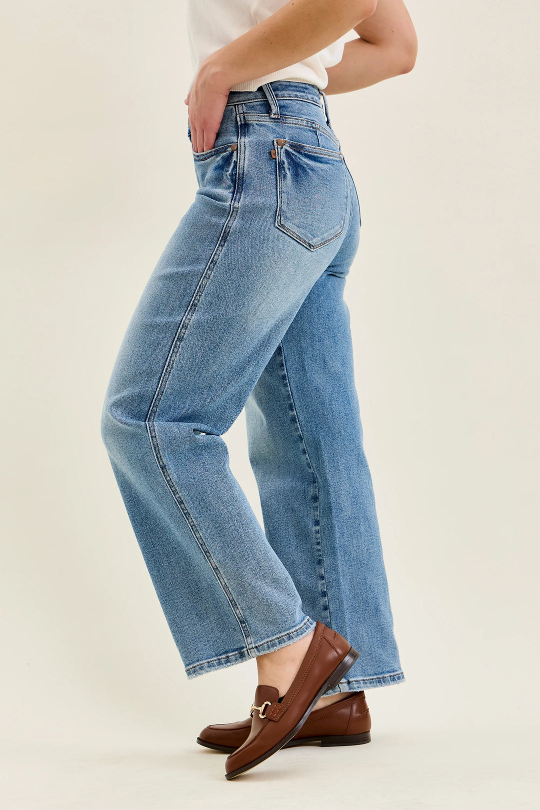 JUDY BLUE MR TUMMY CONTROL STRAIGHT PETITE JEANS - VINTAGE MEDIUM - 28" INSEAM