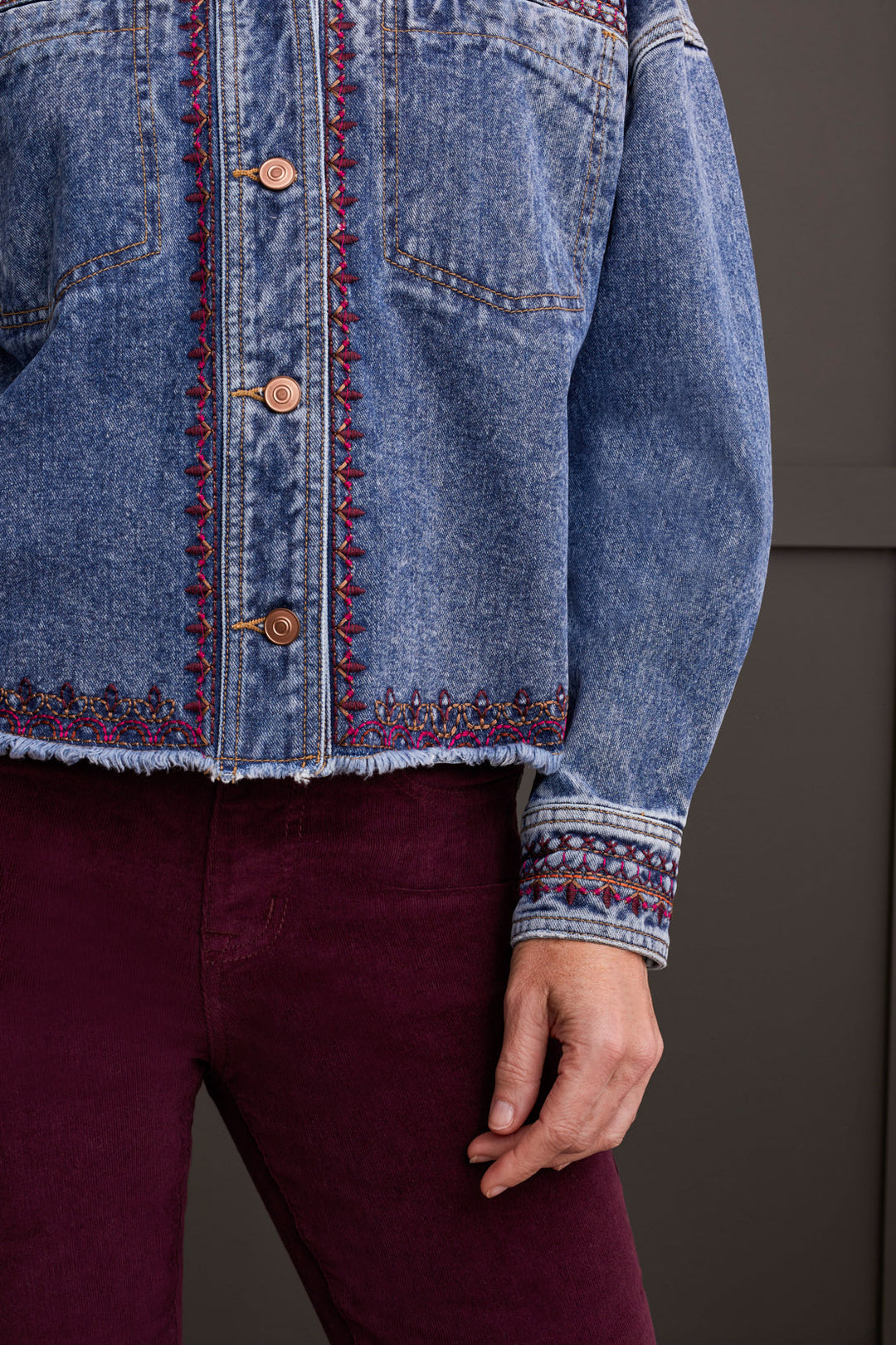 CROP DENIM SHACKET W/EMBROIDERY - STRONG BLUE