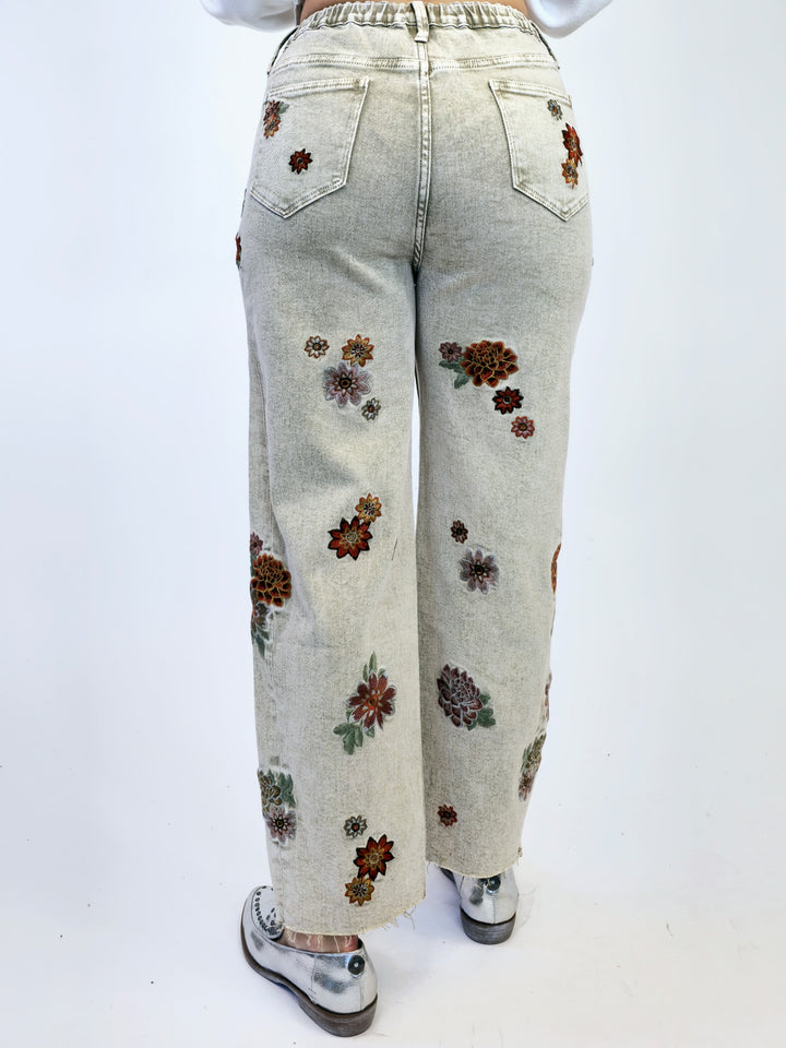 FLORAL EMBROIDERED JEANS - WARM GREY