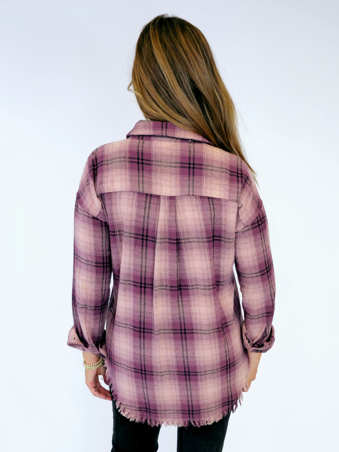 FRINGE HEM DISTRESSED SNOW WASH PLAID SHIRT - MAUVE