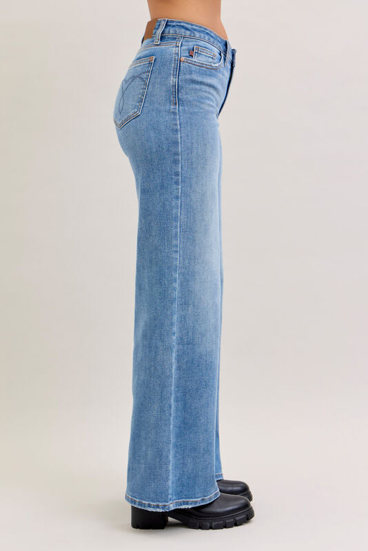 JUDY BLUE MID RISE RETRO WIDE LEG JEANS - MEDIUM - 33" INSEAM
