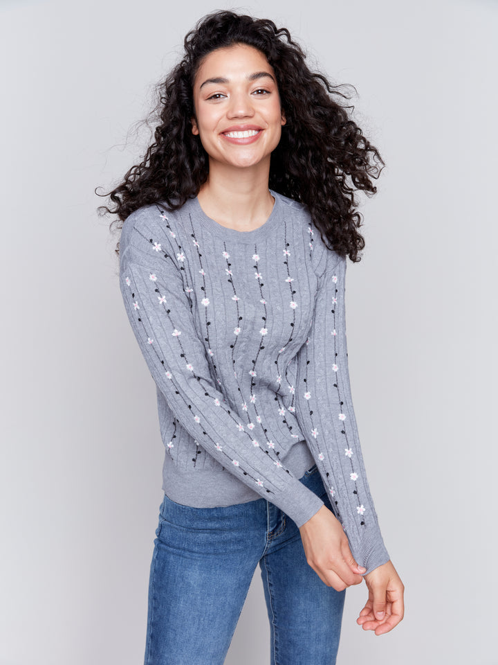 KNIT SWEATER W/FLORAL EMBROIDERY - GREY