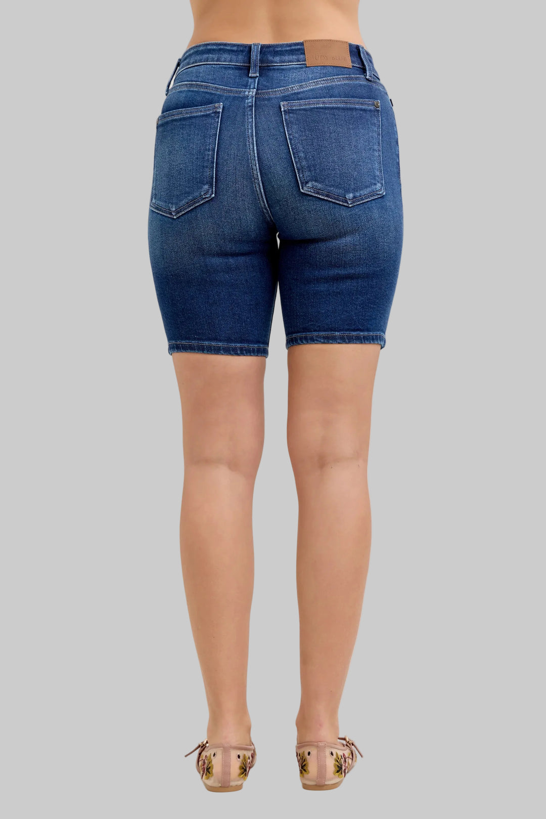 JUDY BLUE MID RISE BERMUDA SHORTS - 8" INSEAM - DARK