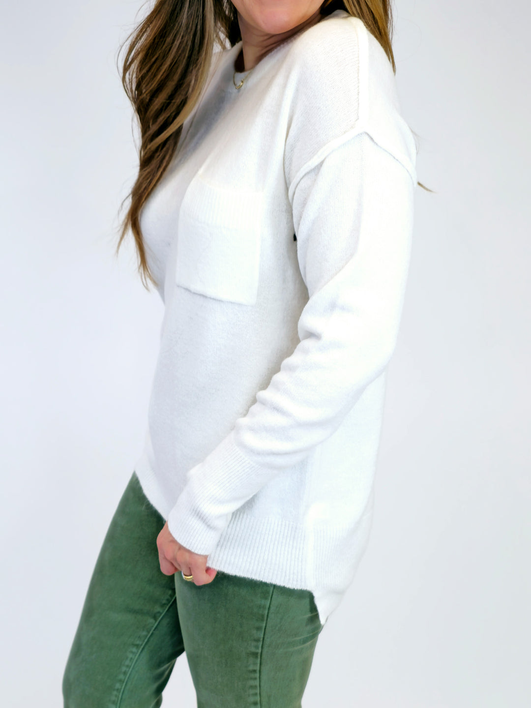 HI/LOW HEM POCKET ROUND NECK SWEATER - IVORY