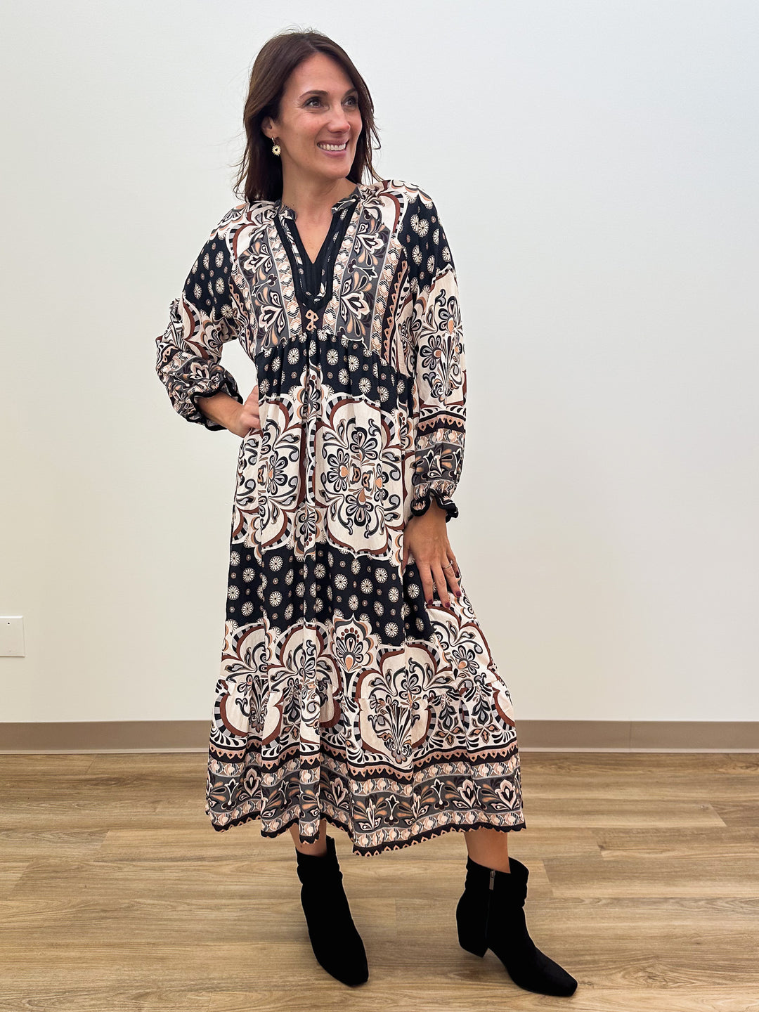 L/S ABSTRACT PRINT CONTRAST DETAIL MIDI DRESS - BLACK MIX