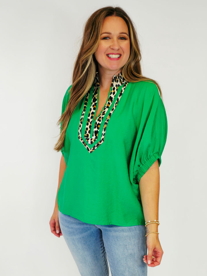 DOLMAN SLEEVE LEOPARD PRINT ACCENT SPLIT NECK TOP - GREEN