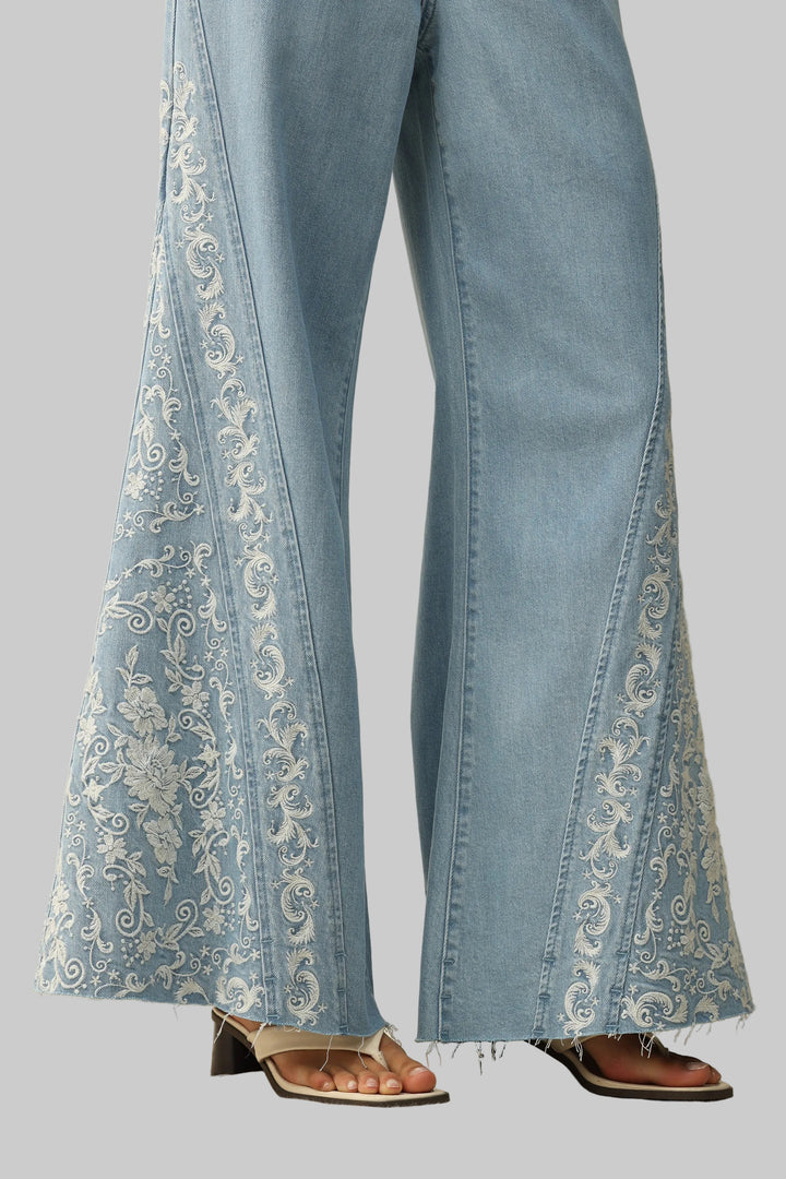BAYEAS HR EMBROIDERED FLARE JEANS - LIGHT BLUE - 29.5" INSEAM