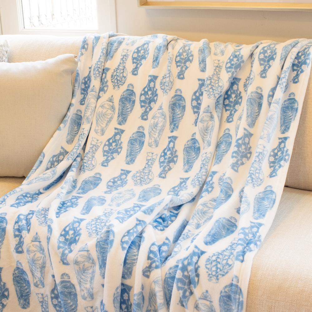 CLAIR CHINOISERIE THROW 50X60 - BLUE/WHITE