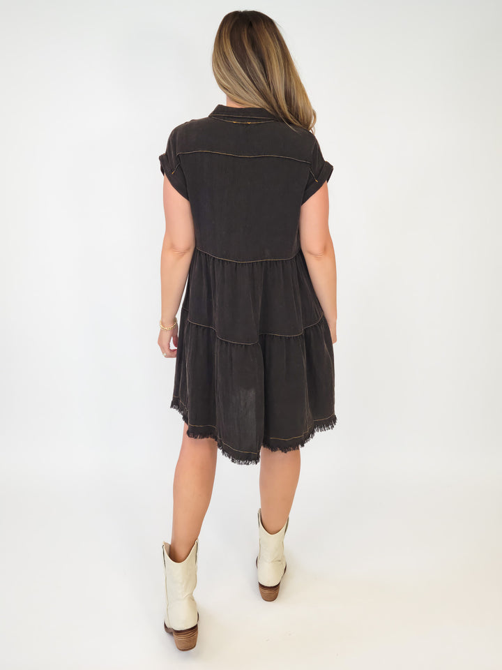 WASHED BUTTON DOWN TIERED DRESS W/ FRAYED HEM - BLACK