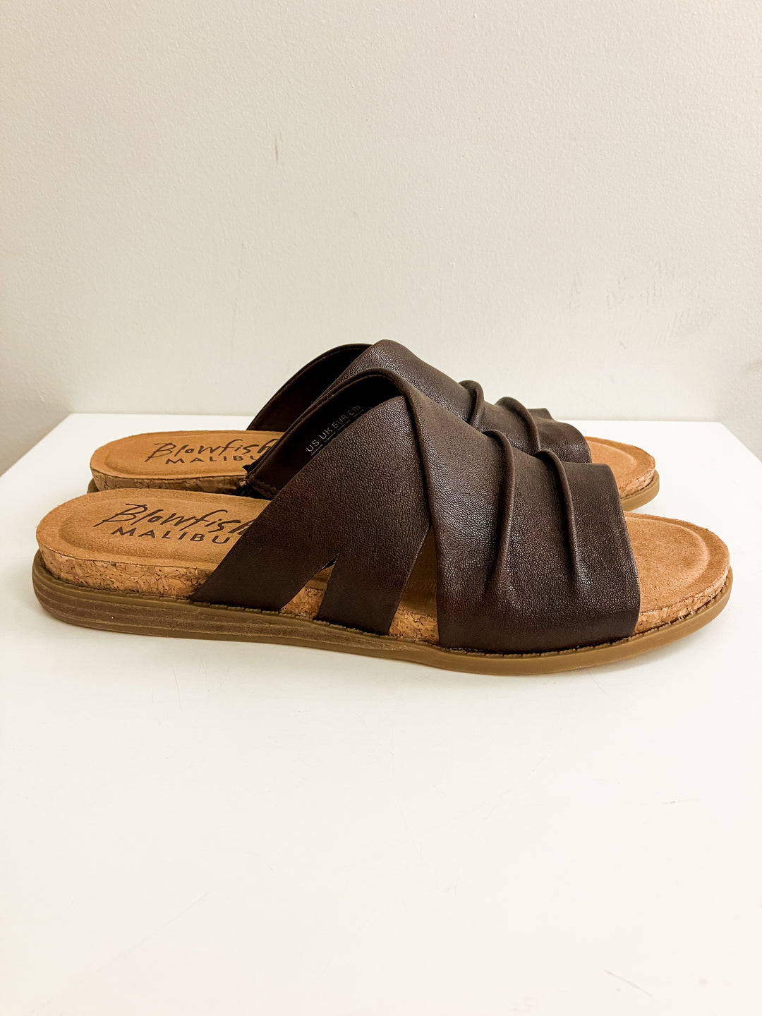 BLOWFISH NOELLE SLIDE FLAT SANDAL - BROWN