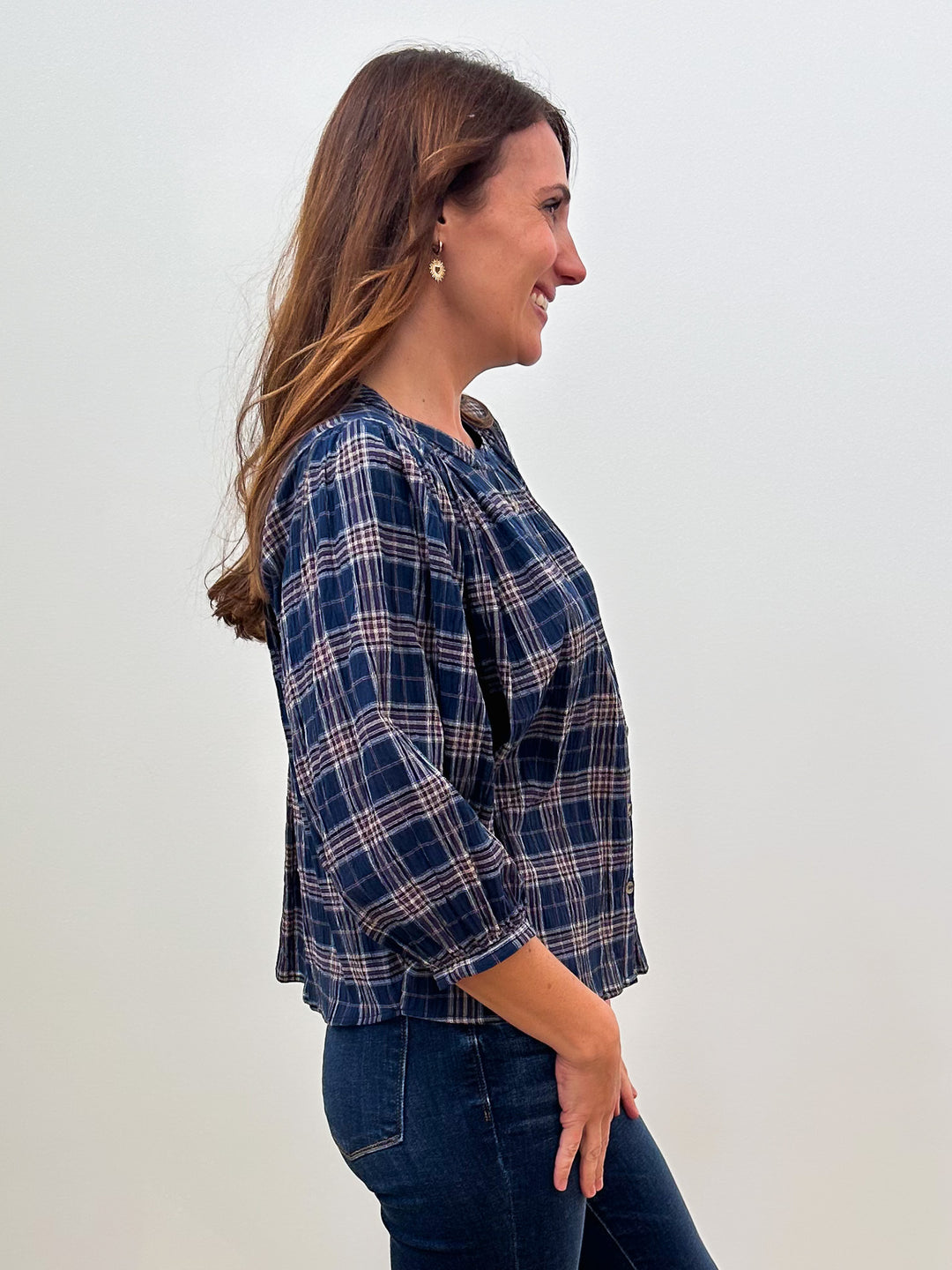 BUBBLE SLEEVE PLAID BUTTON DOWN BLOUSE - NAVY
