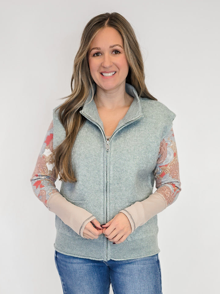 MOCK NECK ZIP UP SWEATER VEST - LIGHT JADE